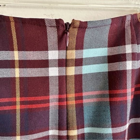 Urban Outfitters • Plaid Notch Pelmet Mini Skirt - Picture 6 of 9